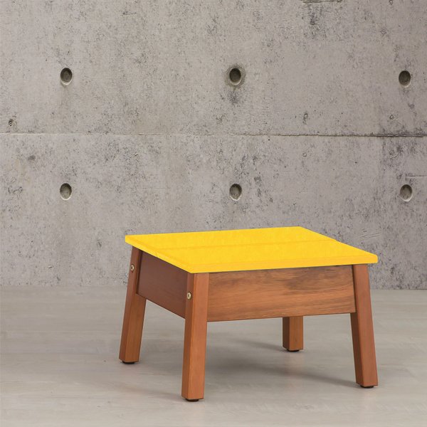 banqueta baixa amarela