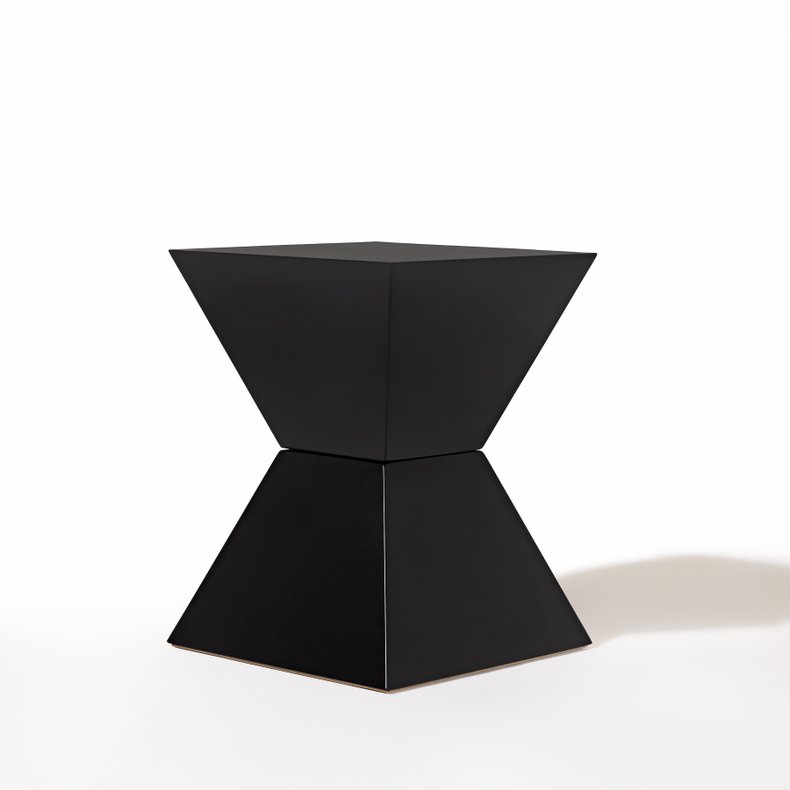 banco piramide preto 1